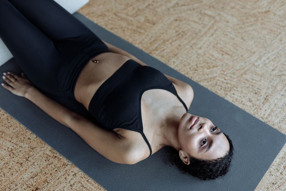 Yoga nidra para dormir: guía paso a paso de relajación