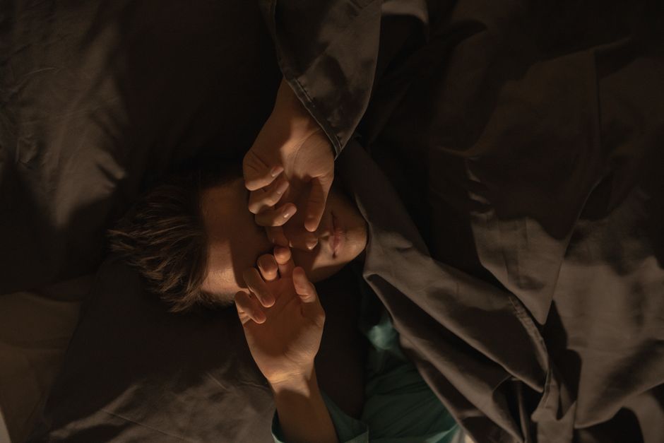 Yoga insomnio rutina: 5 posturas para dormir mejor