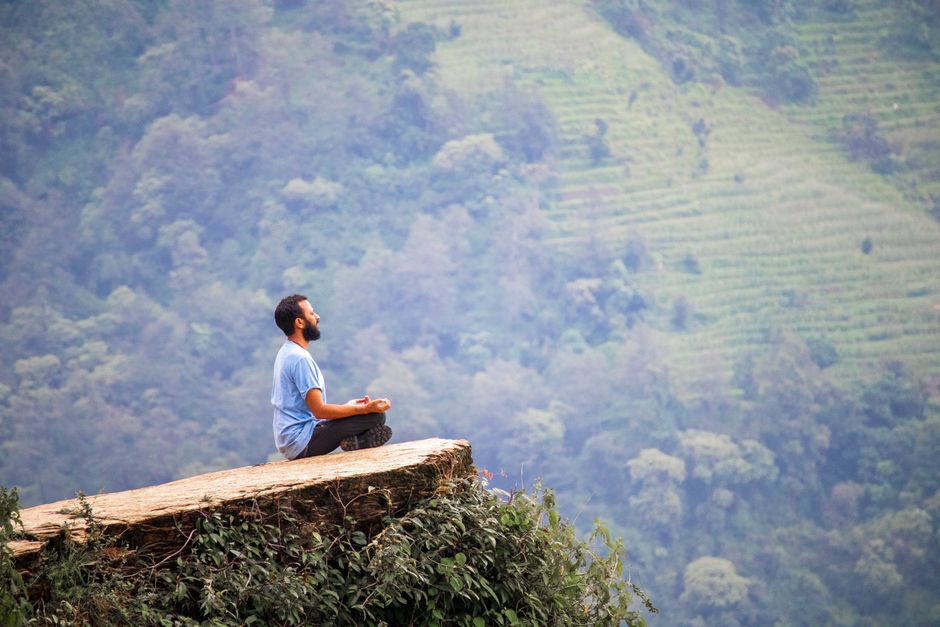 Harvard investiga los riesgos psicológicos de la meditación: lo que nadie te dice