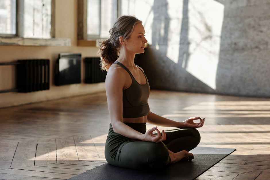 Meditación avanzada de Harvard: qué cambia en el cerebro y cómo practicarla