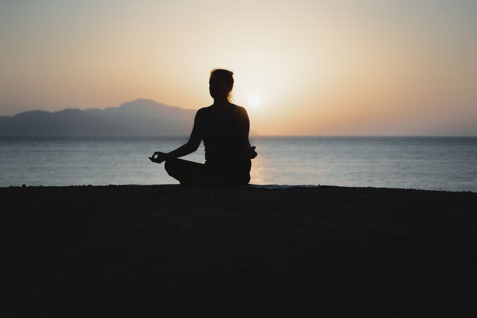 Día Mundial de la Meditación: la ONU lo avala y yo te digo cómo arrancar sin morir en el intento