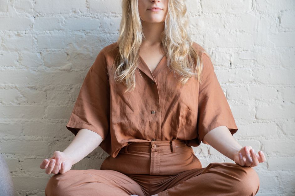 Meditación: la ciencia confirma lo que veo en clase (y cómo arrancar sin vueltas)
